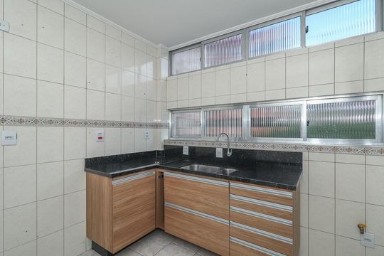 Cozinha de apartamento à venda com 3 quartos, 78m² em Higienópolis, Porto Alegre