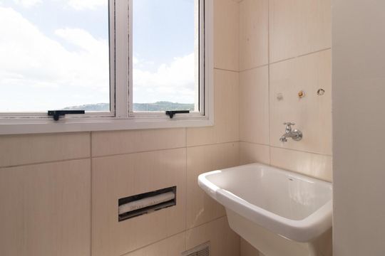 Área de Serviço de apartamento à venda com 2 quartos, 46m² em Cavalhada, Porto Alegre