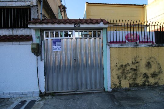 Fachada de casa de condomínio para alugar com 2 quartos, 60m² em Penha Circular, Rio de Janeiro