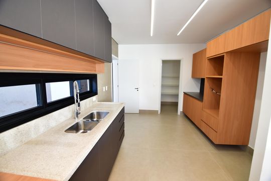 Cozinha de casa de condomínio à venda com 3 quartos, 230m² em Parque Imperador, Campinas