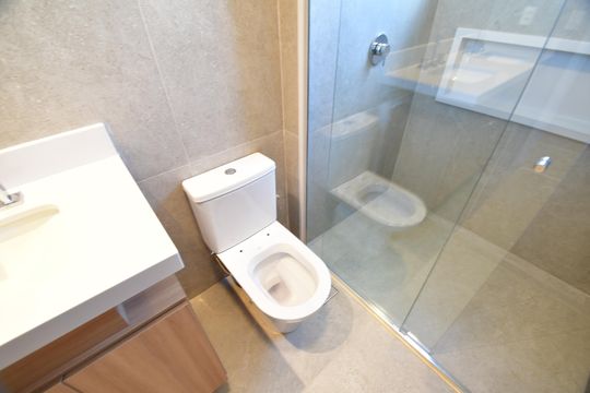 Banheiro Suíte de casa de condomínio à venda com 3 quartos, 230m² em Parque Imperador, Campinas