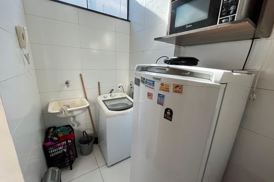 Cozinha de apartamento à venda com 1 quarto, 28m² em Jardim Guanabara, Rio de Janeiro
