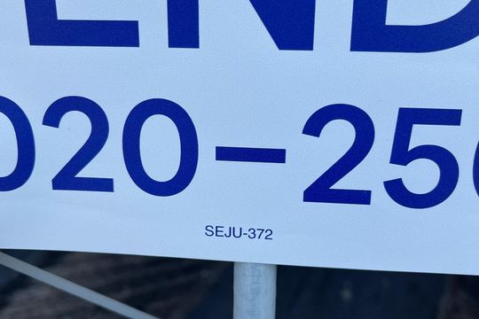 Placa de apartamento à venda com 1 quarto, 28m² em Jardim Guanabara, Rio de Janeiro