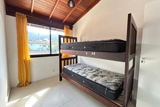 Quarto 2 de casa para alugar com 4 quartos, 130m² em Lagoa da Conceição, Florianópolis