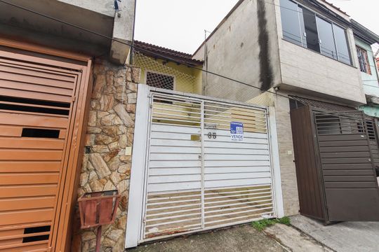 Fachada de casa à venda com 2 quartos, 94m² em Vila Regina, São Paulo