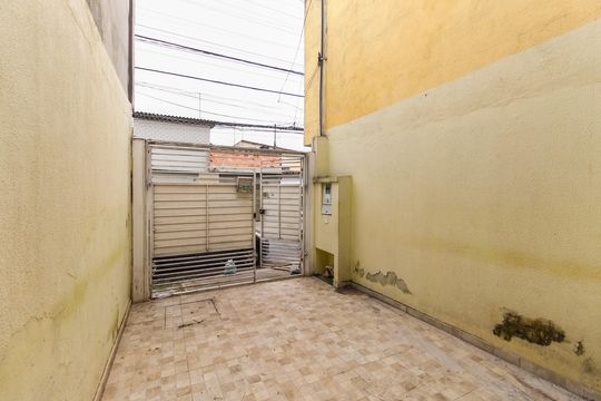 Garagem de casa à venda com 2 quartos, 94m² em Vila Regina, São Paulo