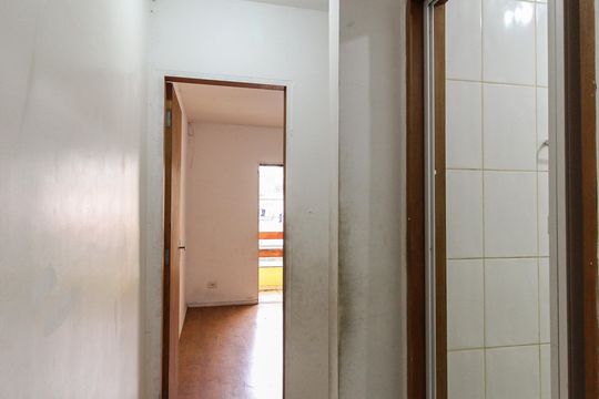 Corredor de casa à venda com 2 quartos, 94m² em Vila Regina, São Paulo