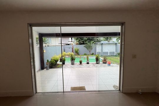 Casa para alugar com 4 quartos, 235m² em Recreio dos Bandeirantes, Rio de Janeiro