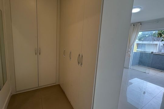 Suíte de casa para alugar com 4 quartos, 235m² em Recreio dos Bandeirantes, Rio de Janeiro