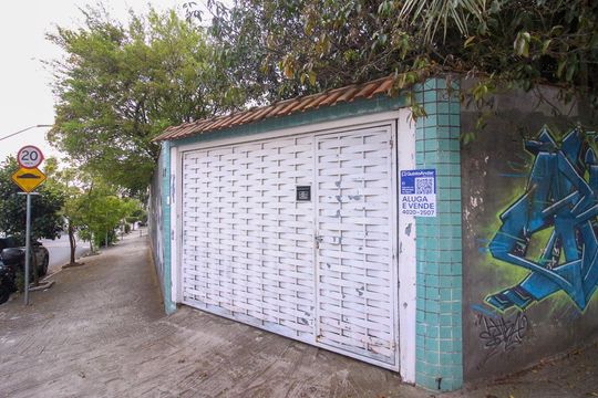 Fachada de casa à venda com 3 quartos, 180m² em Vila Sapopemba, São Paulo