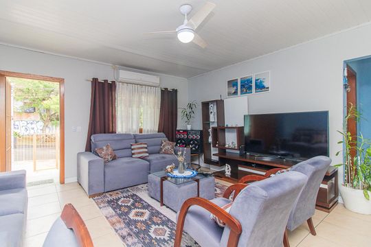 Casa à venda com 2 quartos, 198m² em Partenon, Porto Alegre