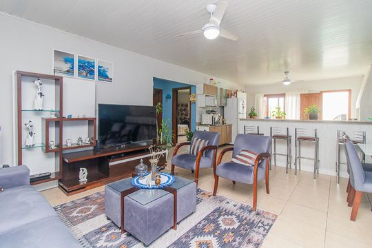 Sala de casa à venda com 2 quartos, 198m² em Partenon, Porto Alegre