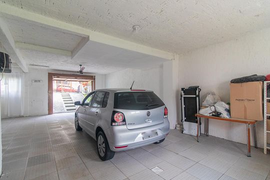 Garagem de casa à venda com 2 quartos, 198m² em Partenon, Porto Alegre