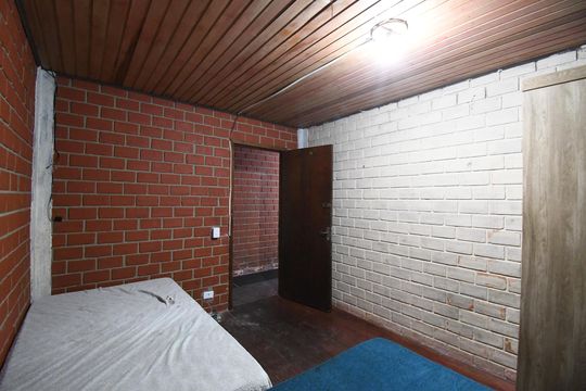 Quarto 3 de casa para alugar com 4 quartos, 900m² em Guatupê, São José dos Pinhais