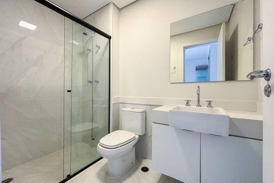 Banheiro Suíte de apartamento para alugar com 1 quarto, 89m² em Indianópolis, São Paulo