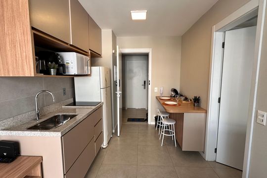 Sala/Cozinha de apartamento para alugar com 1 quarto, 31m² em Campo Belo, São Paulo