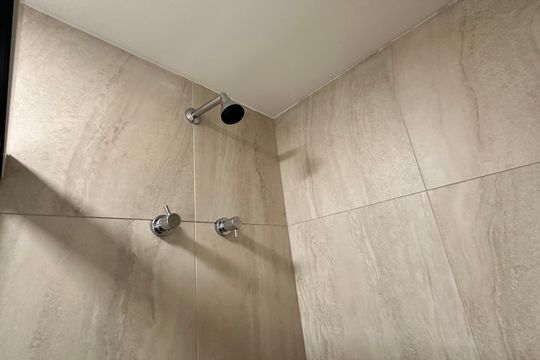 Banheiro da suíte  de apartamento para alugar com 1 quarto, 31m² em Campo Belo, São Paulo