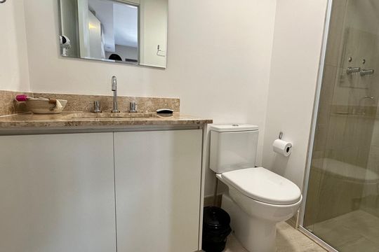 Banheiro da suíte  de apartamento para alugar com 1 quarto, 31m² em Campo Belo, São Paulo