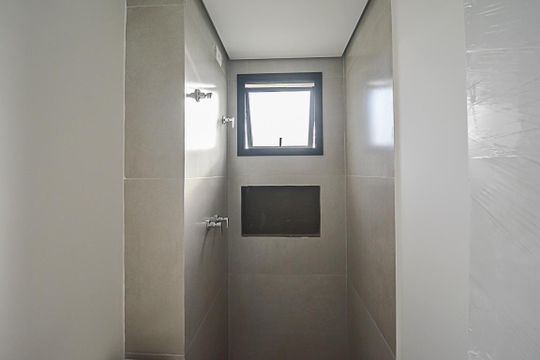 Banheiro de apartamento à venda com 2 quartos, 45m² em Parque Anchieta, São Bernardo do Campo