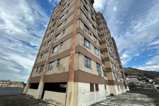 Fachada do bloco de apartamento para alugar com 2 quartos, 70m² em Madureira, Rio de Janeiro