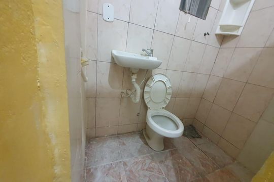 Banheiro de apartamento para alugar com 1 quarto, 45m² em Benfica, Rio de Janeiro