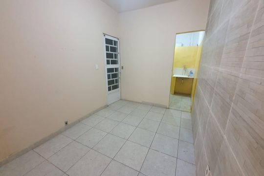 Apartamento para alugar com 1 quarto, 45m² em Benfica, Rio de Janeiro