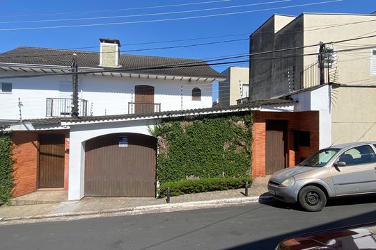 Fachada de casa à venda com 3 quartos, 262m² em Vila Mazzei, São Paulo