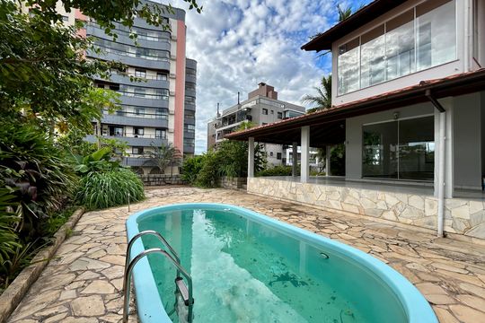 Piscina de casa para alugar com 5 quartos, 320m² em Bom Abrigo, Florianópolis
