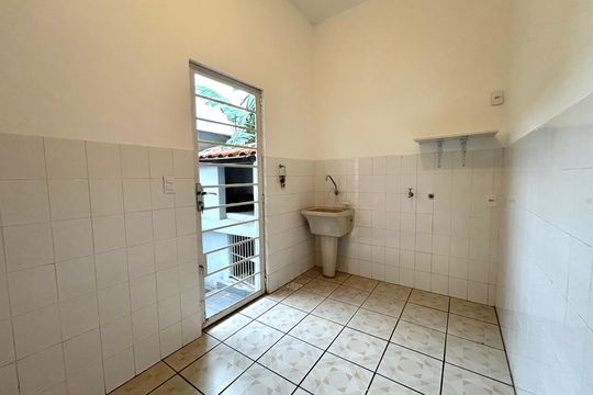 Área de Serviço de casa para alugar com 5 quartos, 320m² em Bom Abrigo, Florianópolis