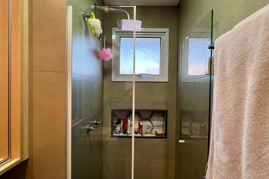 Banheiro da Suíte de apartamento à venda com 1 quarto, 57m² em Pinheiros, São Paulo