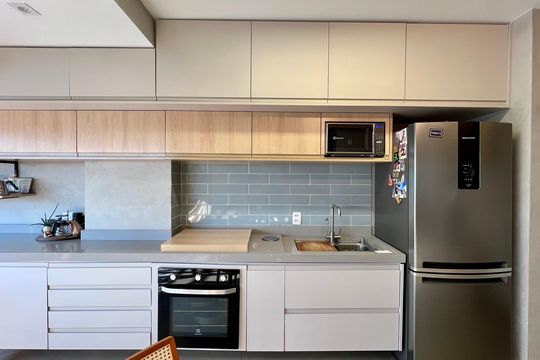 Cozinha de apartamento à venda com 1 quarto, 57m² em Pinheiros, São Paulo
