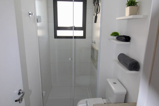 Banheiro de apartamento para alugar com 1 quarto, 47m² em Parque Campolim, Sorocaba