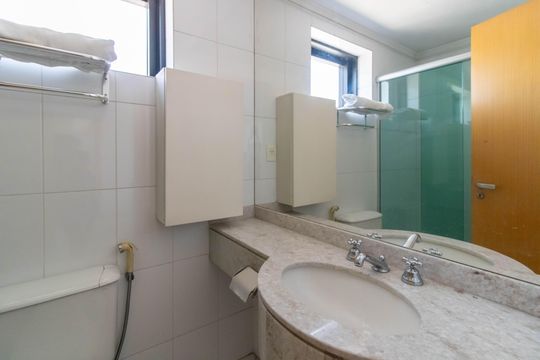 Banheiro de apartamento para alugar com 1 quarto, 50m² em Vila Moreira, Guarulhos