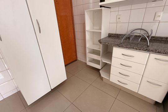 Cozinha de apartamento para alugar com 4 quartos, 90m² em Jardim América, Goiânia