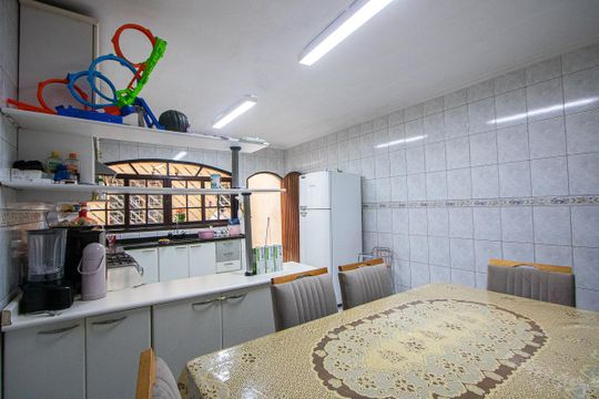 Cozinha de casa à venda com 3 quartos, 252m² em Jardim Las Vegas, Santo André