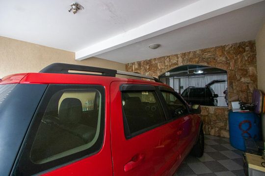 Garagem de casa à venda com 3 quartos, 252m² em Jardim Las Vegas, Santo André