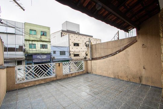 Varanda Suíte de casa à venda com 3 quartos, 252m² em Jardim Las Vegas, Santo André