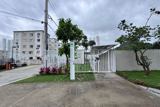 Fachada do condomínio de apartamento à venda com 2 quartos, 43m² em Vargem Pequena, Rio de Janeiro