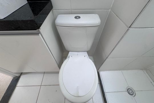 Banheiro Social de apartamento à venda com 2 quartos, 43m² em Vargem Pequena, Rio de Janeiro