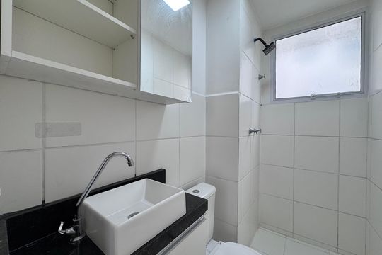 Banheiro Social de apartamento à venda com 2 quartos, 43m² em Vargem Pequena, Rio de Janeiro