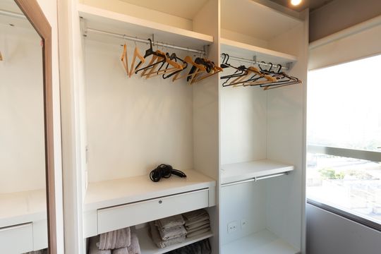 Quarto 2 de apartamento para alugar com 2 quartos, 70m² em Itaim Bibi, São Paulo