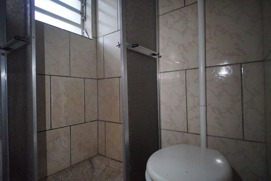 Banheiro de apartamento à venda com 2 quartos, 48m² em Rio dos Sinos, São Leopoldo