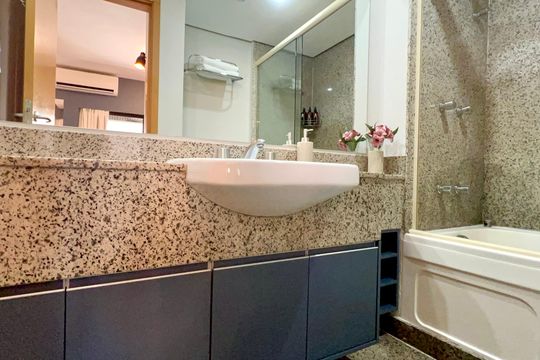 Banheiro de kitnet/studio à venda com 1 quarto, 30m² em Jardim Paulista, São Paulo
