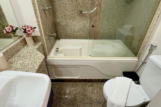 Banheiro de kitnet/studio para alugar com 1 quarto, 30m² em Jardim Paulista, São Paulo