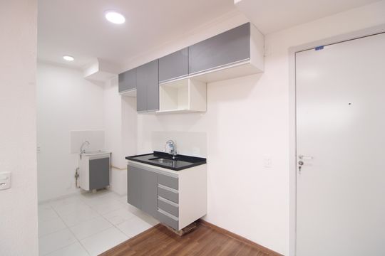 Cozinha de apartamento para alugar com 2 quartos, 37m² em Veleiros, São Paulo