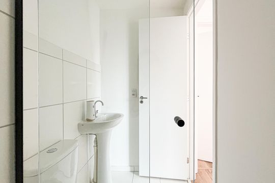 Banheiro Social de apartamento à venda com 2 quartos, 39m² em Barra Funda, São Paulo
