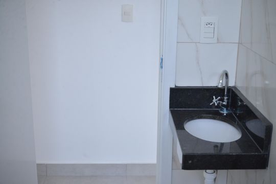 Banheiro Social de apartamento à venda com 2 quartos, 94m² em Vila Guarani, Santo André