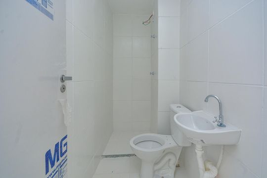 Banheiro Social de apartamento para alugar com 2 quartos, 36m² em Veleiros, São Paulo