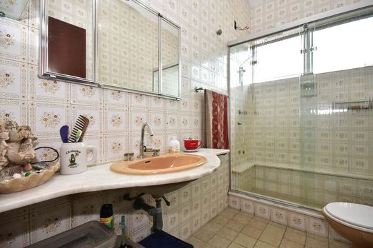 Banheiro Social de casa para alugar com 3 quartos, 485m² em Vila Morse, São Paulo