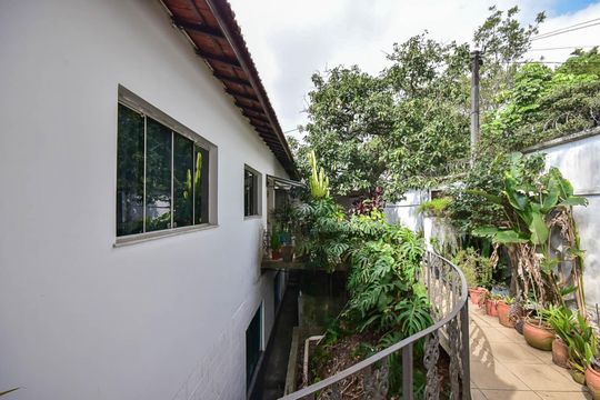 Fachada de casa para alugar com 3 quartos, 485m² em Vila Morse, São Paulo